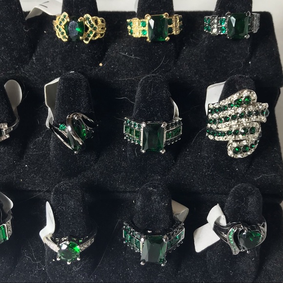 Emerald rings size 7- 7.5 - 8 - Picture 3 of 5